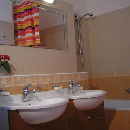 Grand 220m2 Old Town Apartment, 5br,2ba,2wc, Sleeps 15 * Bratislava