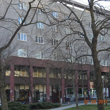 Up To 17 Pressburg