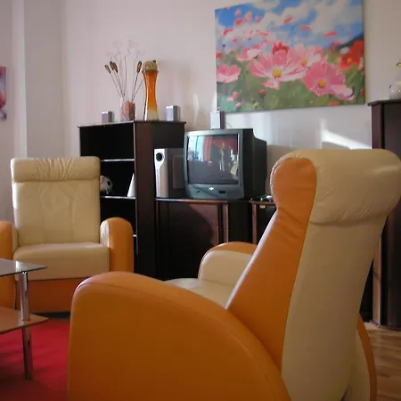 Lejlighed Grand 220m2 Old Town Apartment, 5br,2ba,2wc, Sleeps 15 Bratislava