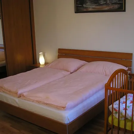 Grand 220m2 Old Town Apartment, 5br,2ba,2wc, Sleeps 15 Bratislava