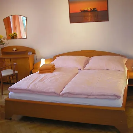Grand 220M2 Old Town Apartment, 5Br,2Ba,2Wc, Sleeps Up To 15