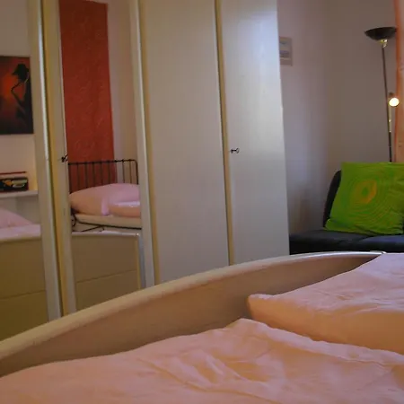 Lejlighed Grand 220m2 Old Town Apartment, 5br,2ba,2wc, Sleeps 15 *